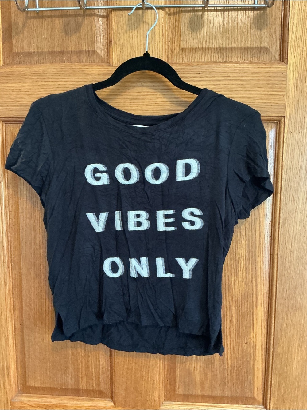 American Eagle Outfitters Black Graphic 'GOOD VIBES ONLY' Tee